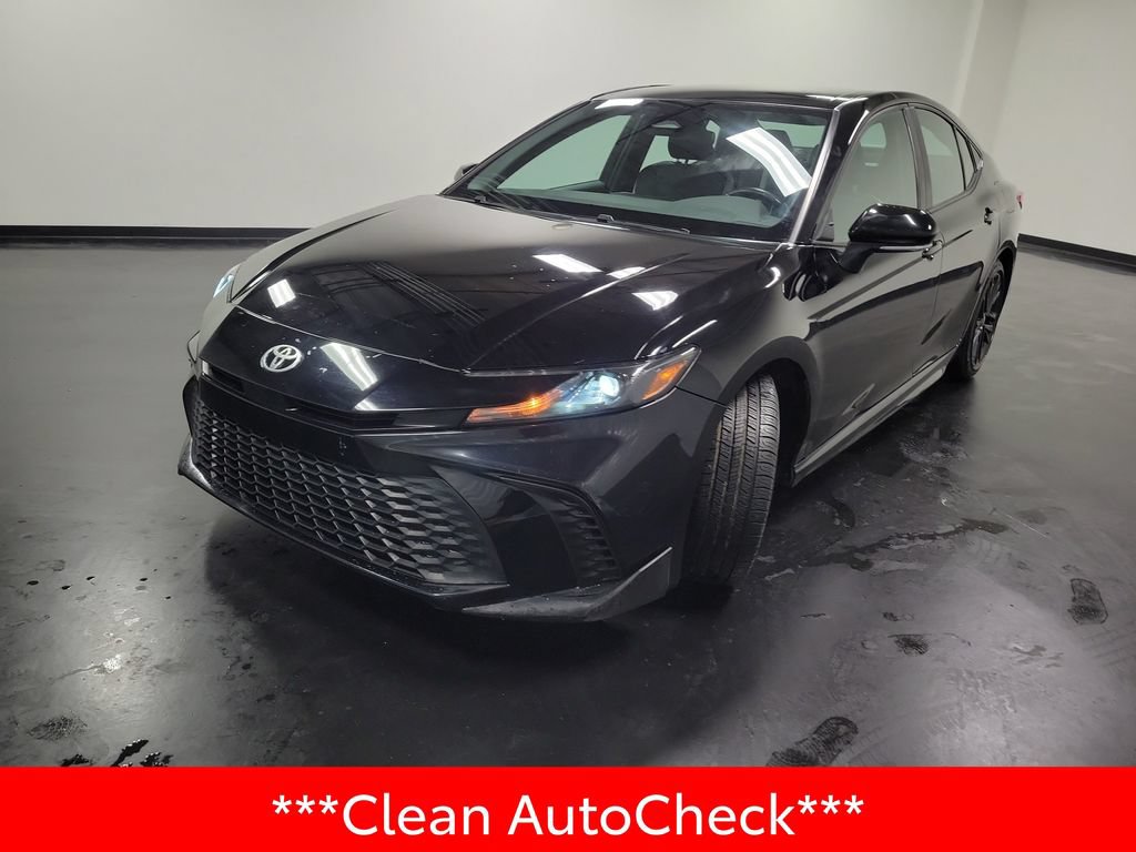 Used 2025 Toyota Camry SE FWD image 4