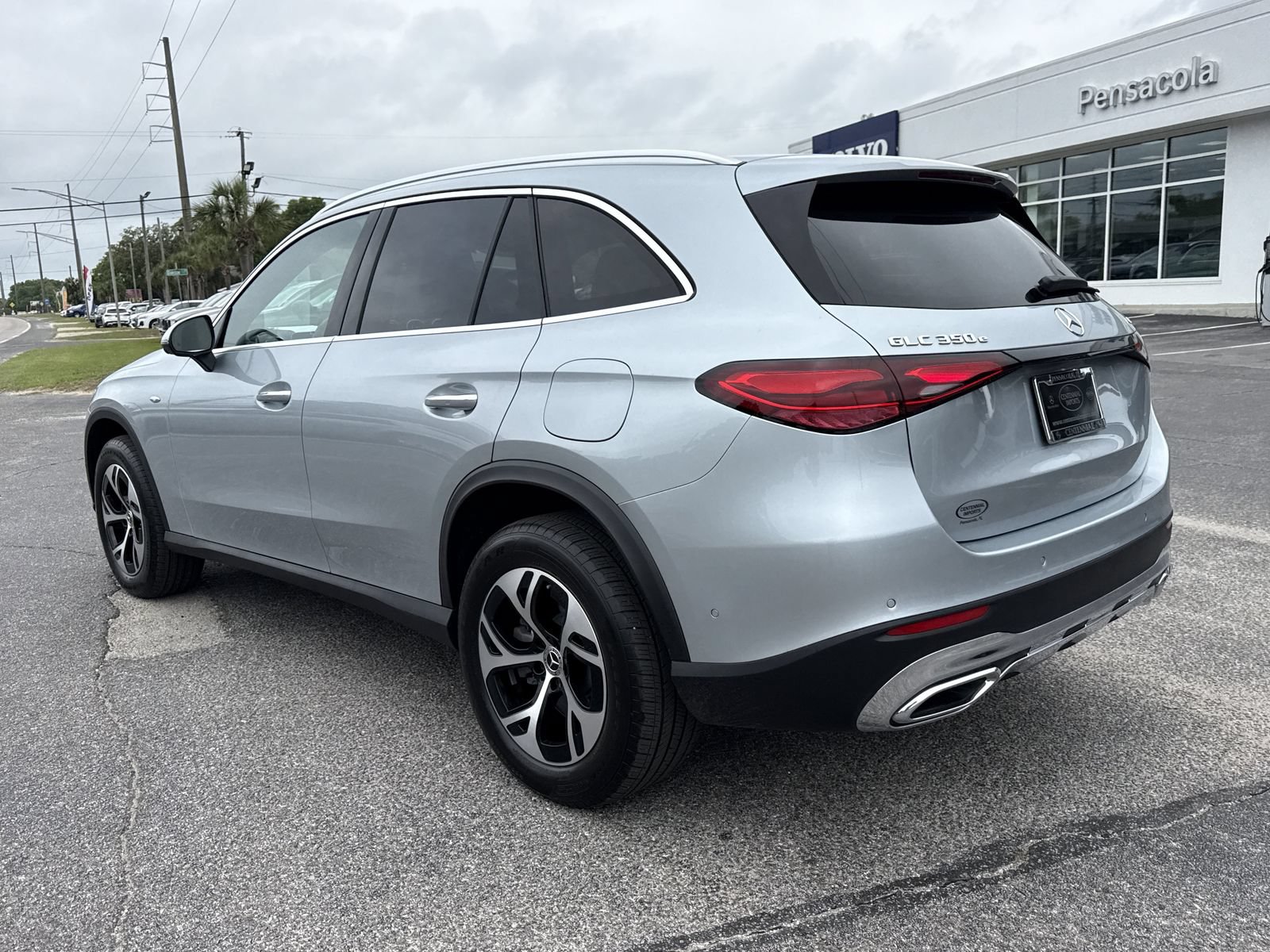 Certified 2025 Mercedes-Benz GLC 350e 4MATIC image 3