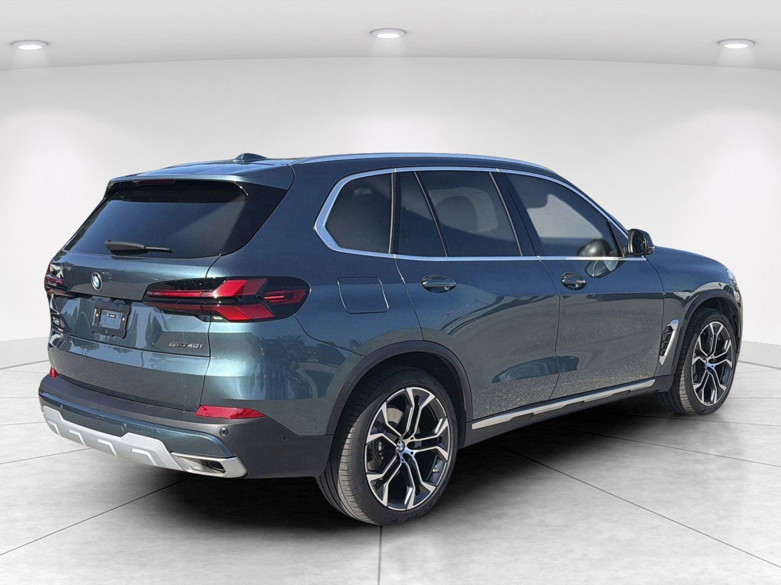 Certified 2024 BMW X5 sDrive40i w/ Premium Package RWD image 5