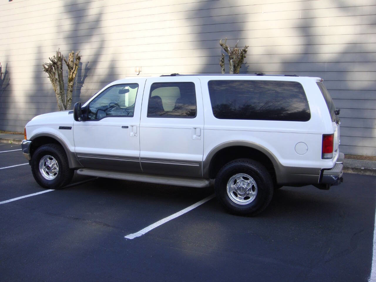 Used 2001 Ford Excursion Limited image 9