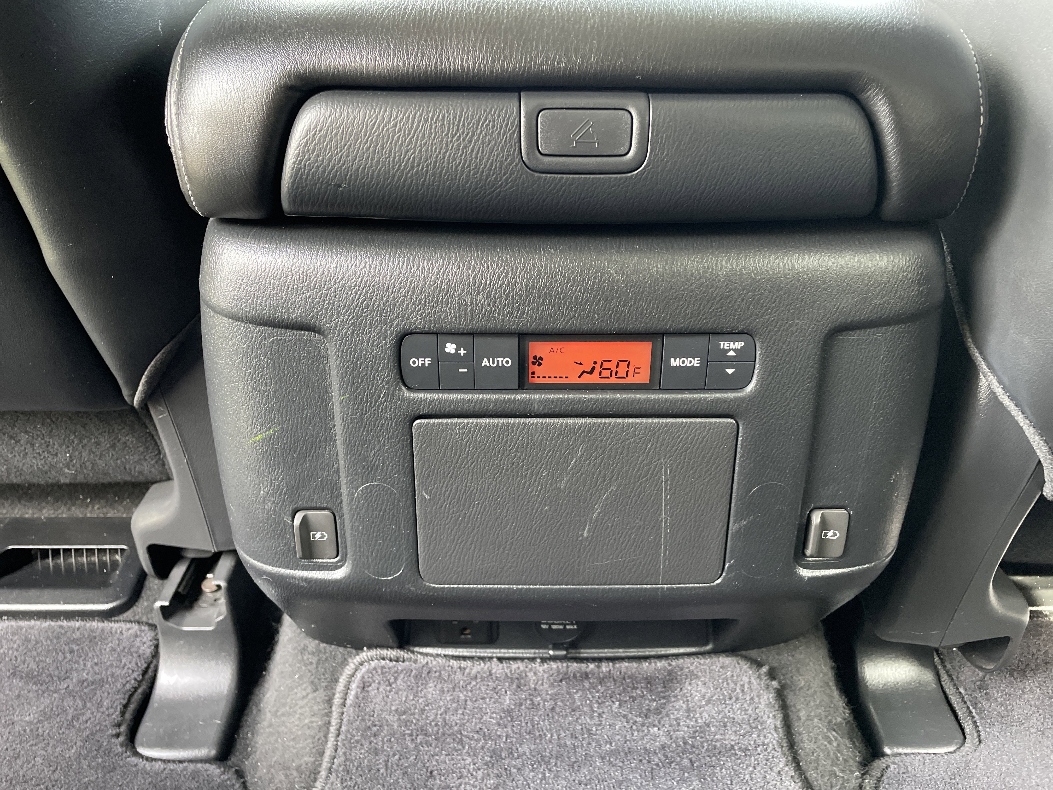 Used 2020 Nissan Armada SL image 28