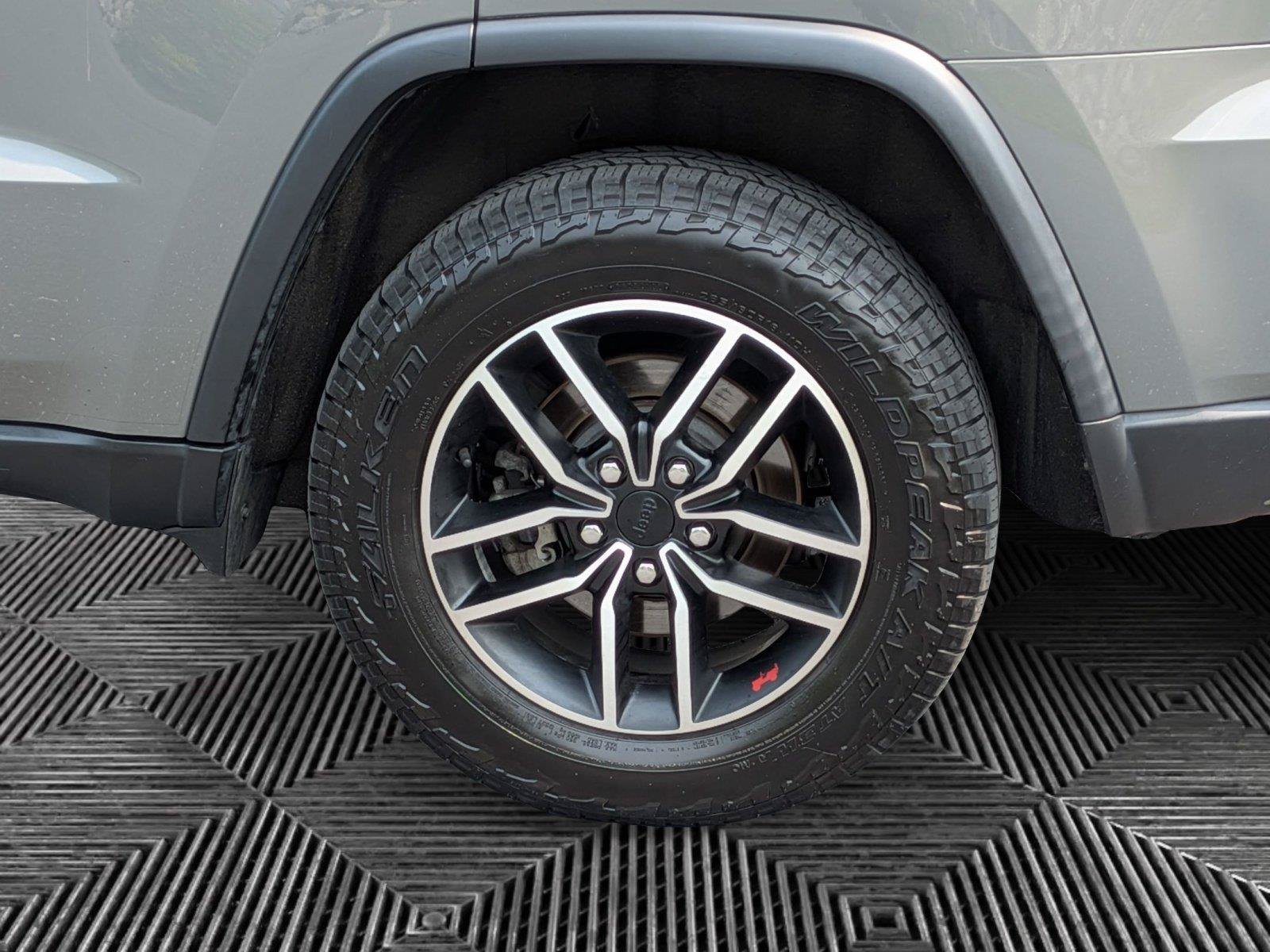 Certified 2021 Jeep Grand Cherokee Trailhawk w/ Trailhawk Luxury Group AWD/4WD image 9