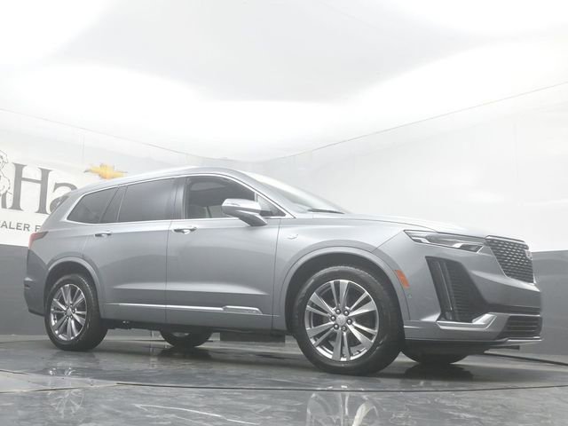 Used 2024 Cadillac XT6 Premium Luxury w/ Technology Package AWD/4WD image 2