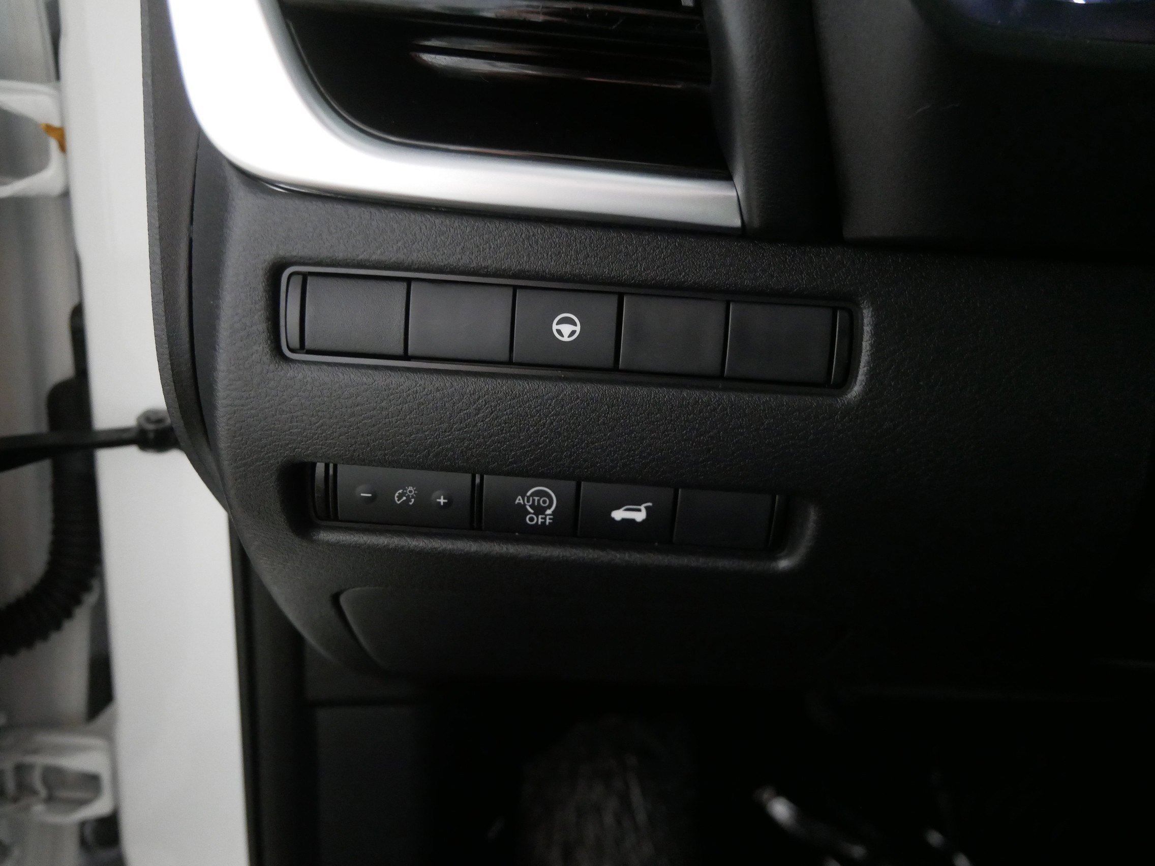 Used 2023 Nissan Rogue SL w/ SL Premium Package image 26