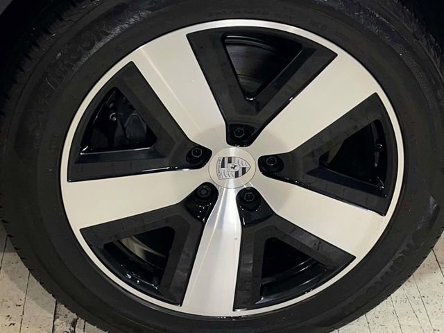 Certified 2025 Porsche Cayenne E-Hybrid image 13