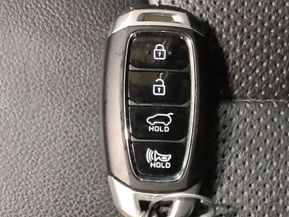 Used 2020 Hyundai Santa Fe SEL w/ Convenience + Premium Package FWD image 32
