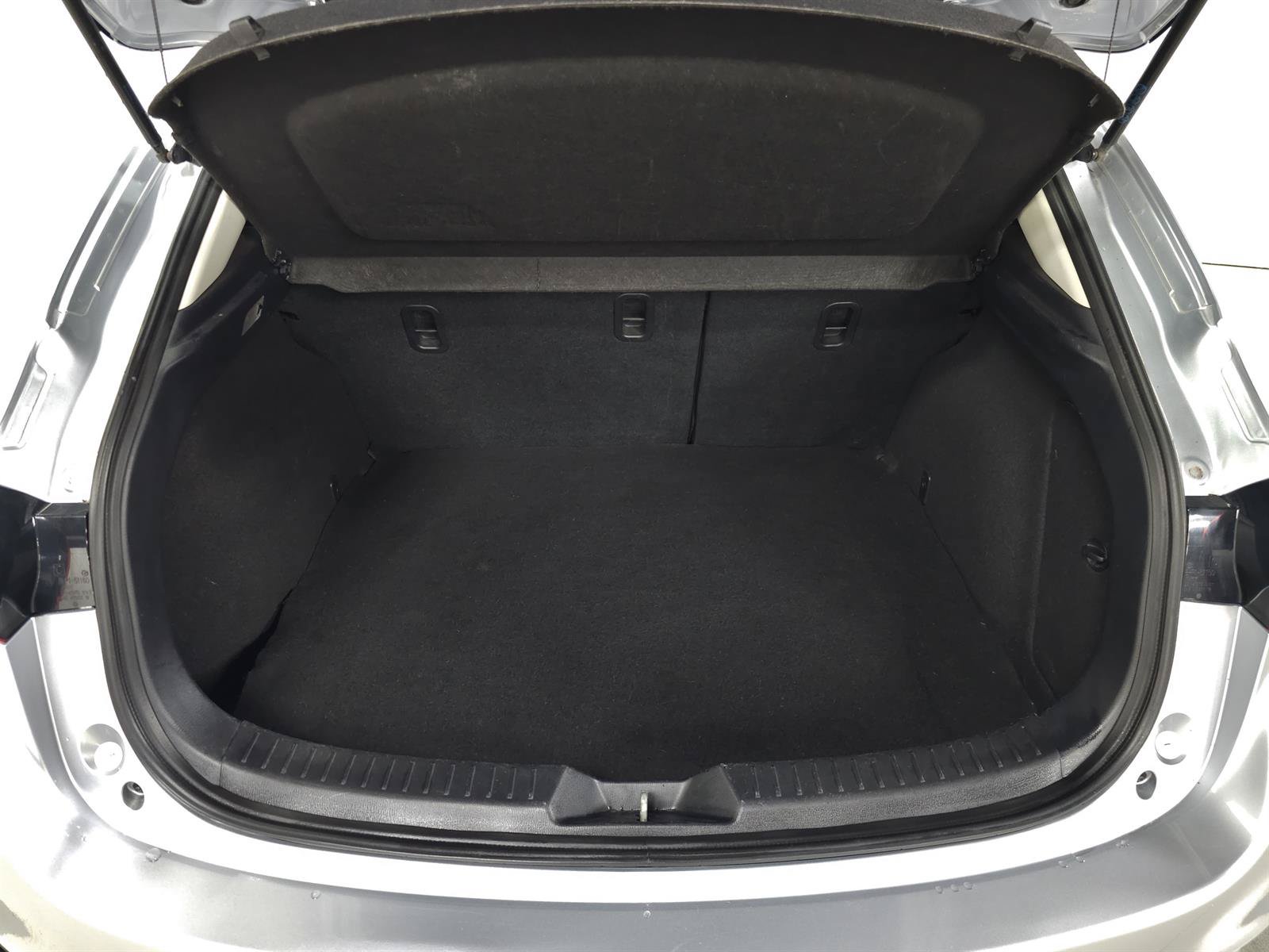 Used 2018 MAZDA MAZDA3 Touring FWD image 7