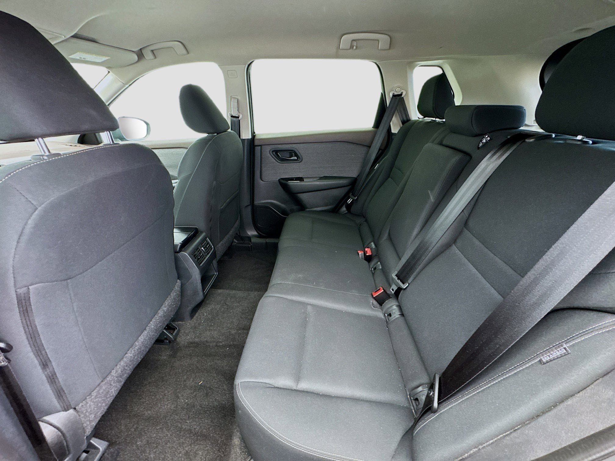 Used 2023 Nissan Rogue S image 15