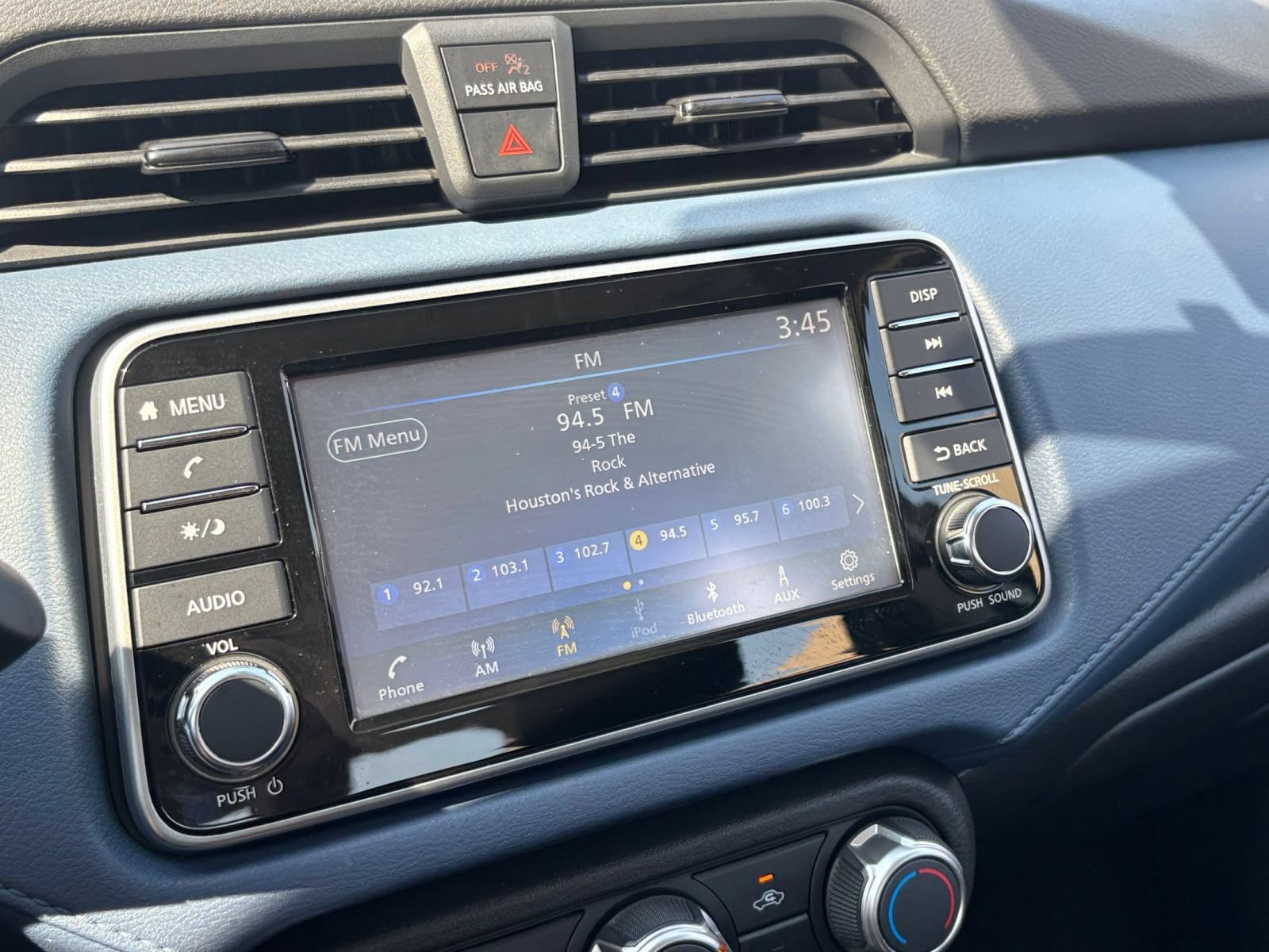 Used 2025 Nissan Versa SV FWD image 19