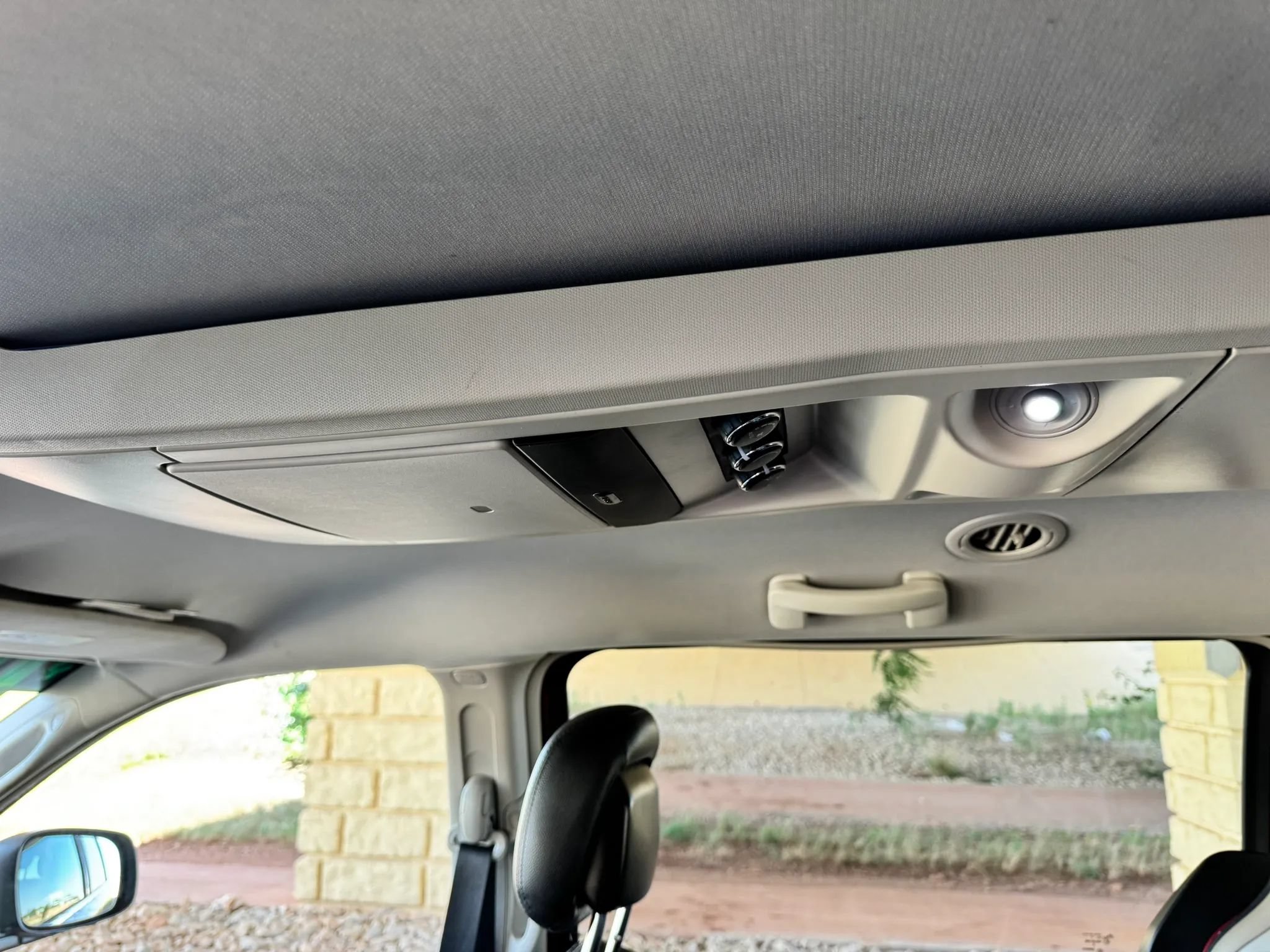 Used 2014 Chrysler Town & Country Touring FWD image 19