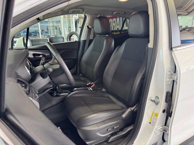 Used 2022 Buick Encore Preferred w/ Safety Package AWD/4WD image 25