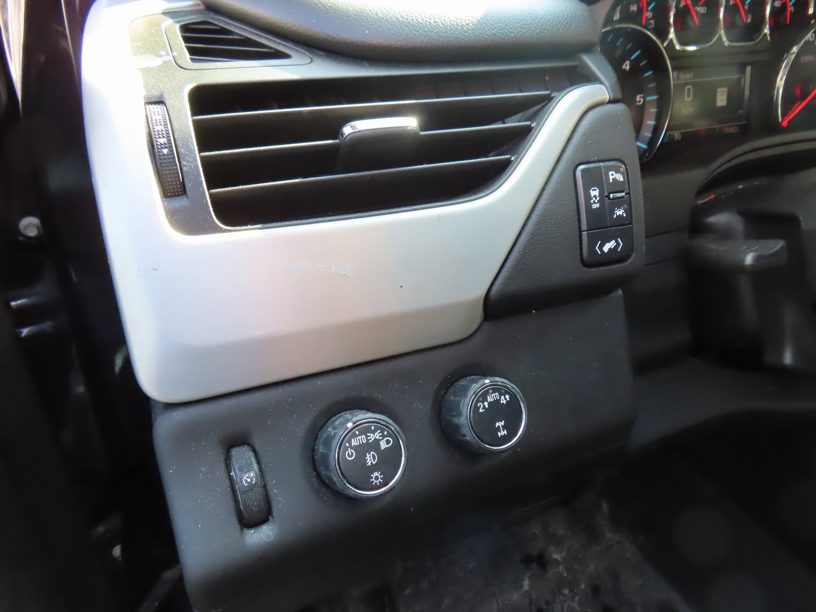 Used 2019 GMC Yukon XL SLT image 14