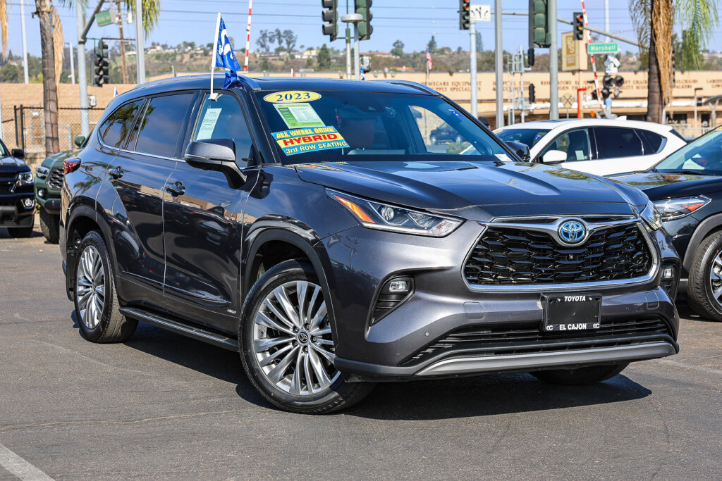 Used 2023 Toyota Highlander Platinum