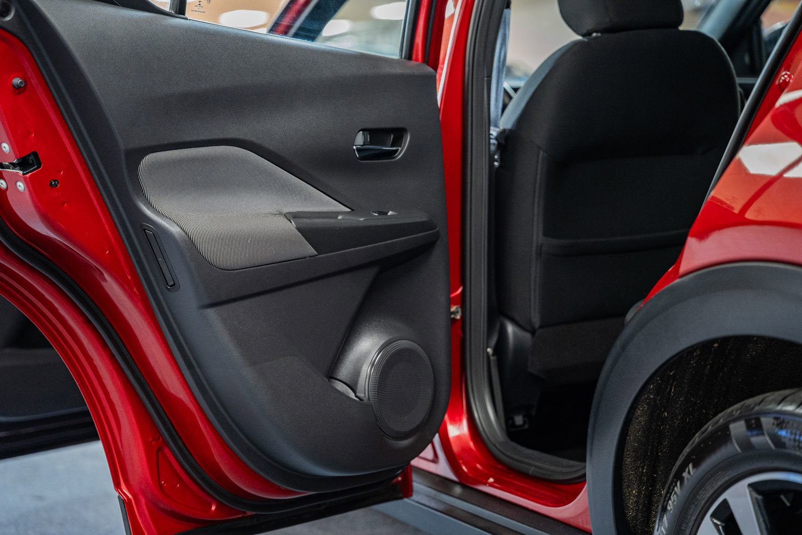 Used 2019 Nissan Kicks SV image 30