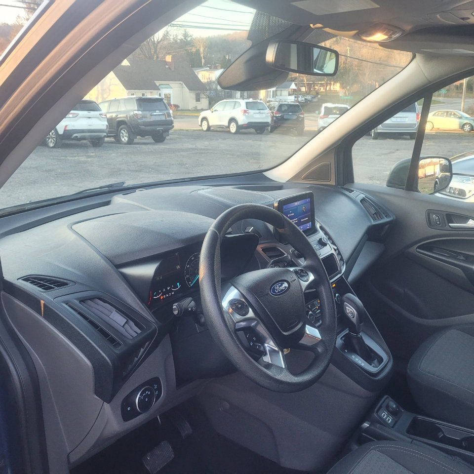 Used 2021 Ford Transit Connect XLT image 15