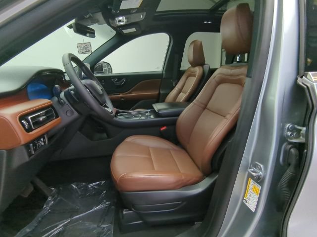 Used 2024 Lincoln Aviator Reserve w/ Equipment Group 201A AWD/4WD image 11