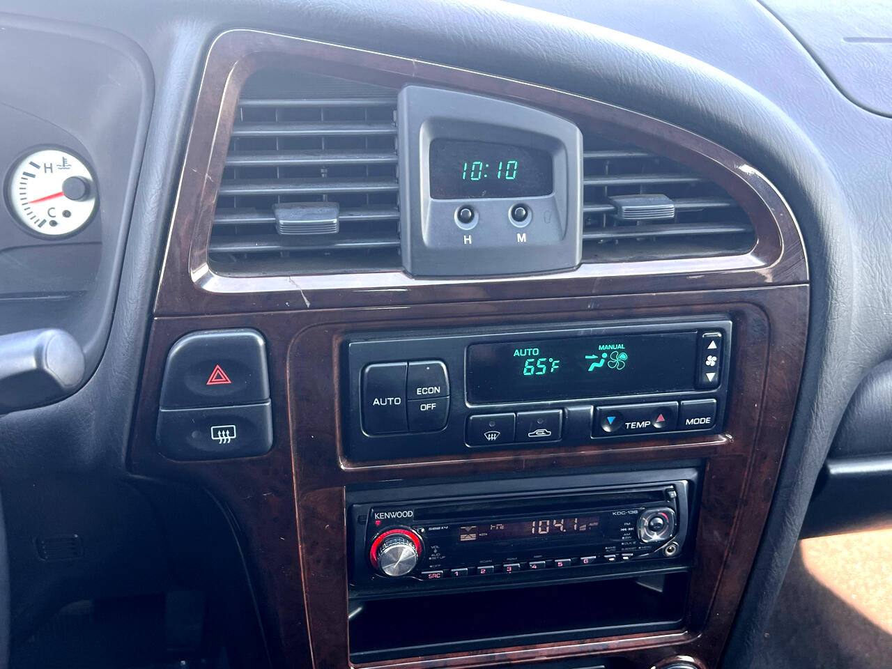 Used 2001 Nissan Pathfinder LE image 36