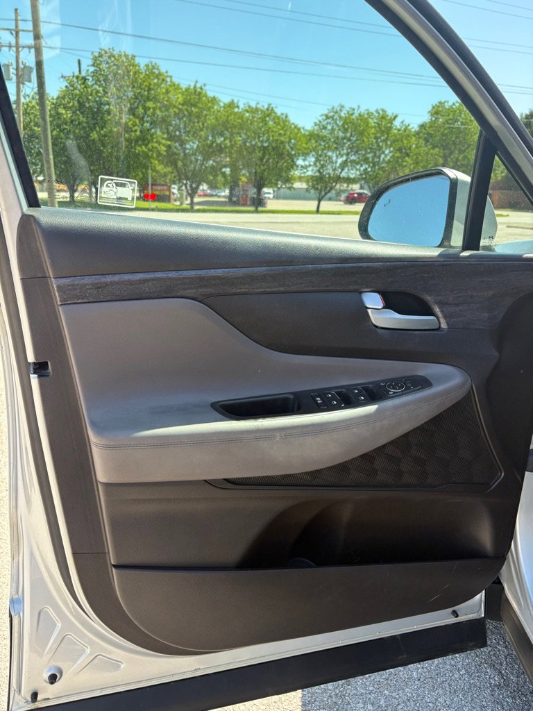 Used 2019 Hyundai Santa Fe SE AWD/4WD image 10