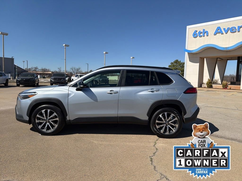 Used 2025 Toyota Corolla Cross XLE image 8