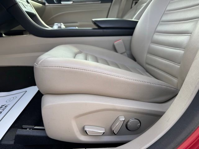 Used 2020 Ford Fusion SEL image 22