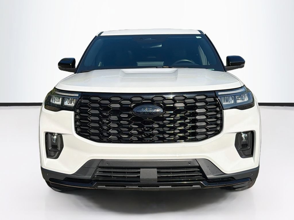 Used 2025 Ford Explorer ST AWD/4WD image 2