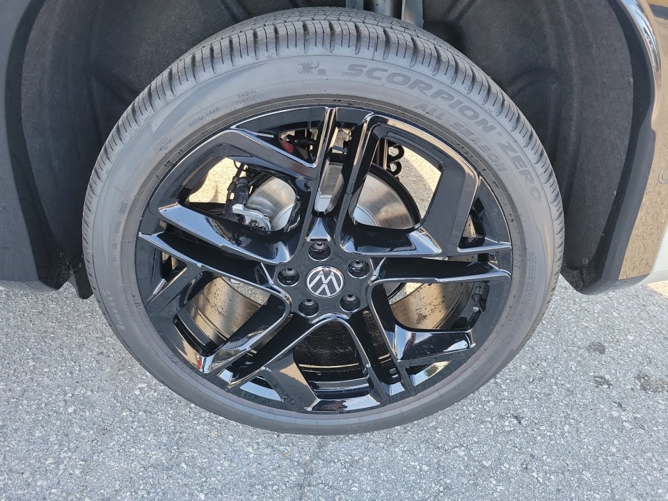 New 2026 Volkswagen Tiguan SE R-Line image 23