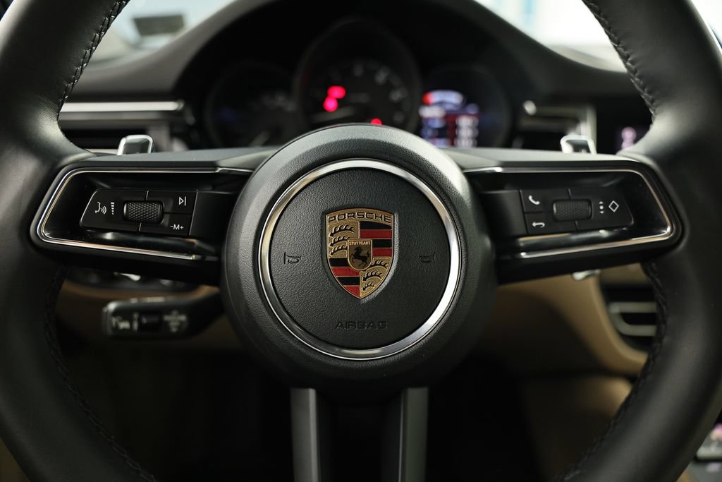 Certified 2026 Porsche Macan AWD/4WD image 35