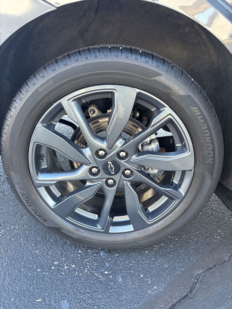 Used 2023 Chevrolet Equinox RS FWD image 14