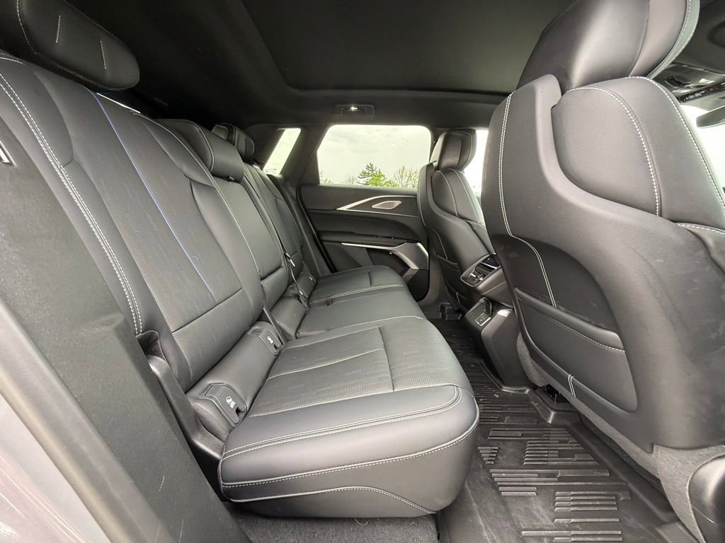 Certified 2025 Cadillac Lyriq Luxury w/ LPO, Floor Liner Package AWD/4WD image 35
