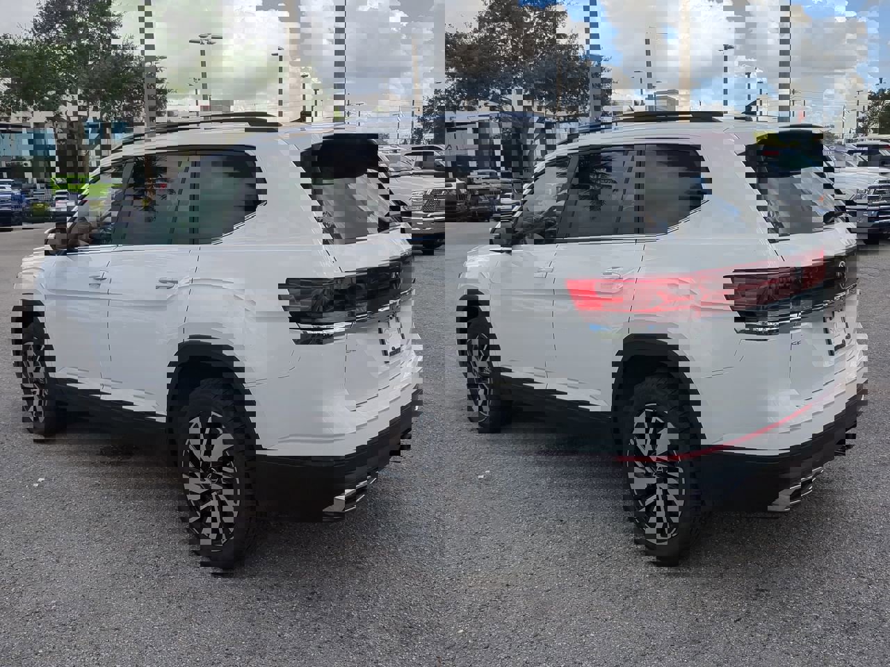 Used 2025 Volkswagen Atlas SE image 7