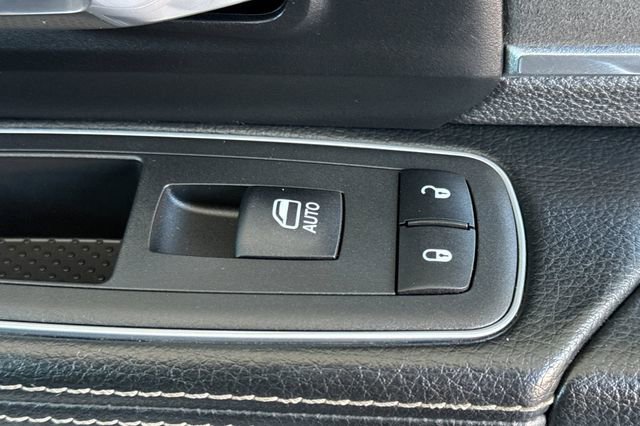 Used 2022 RAM 3500 Laramie image 22