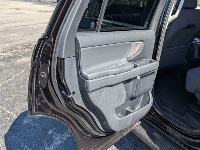 New 2026 Ford Expedition Active image 17