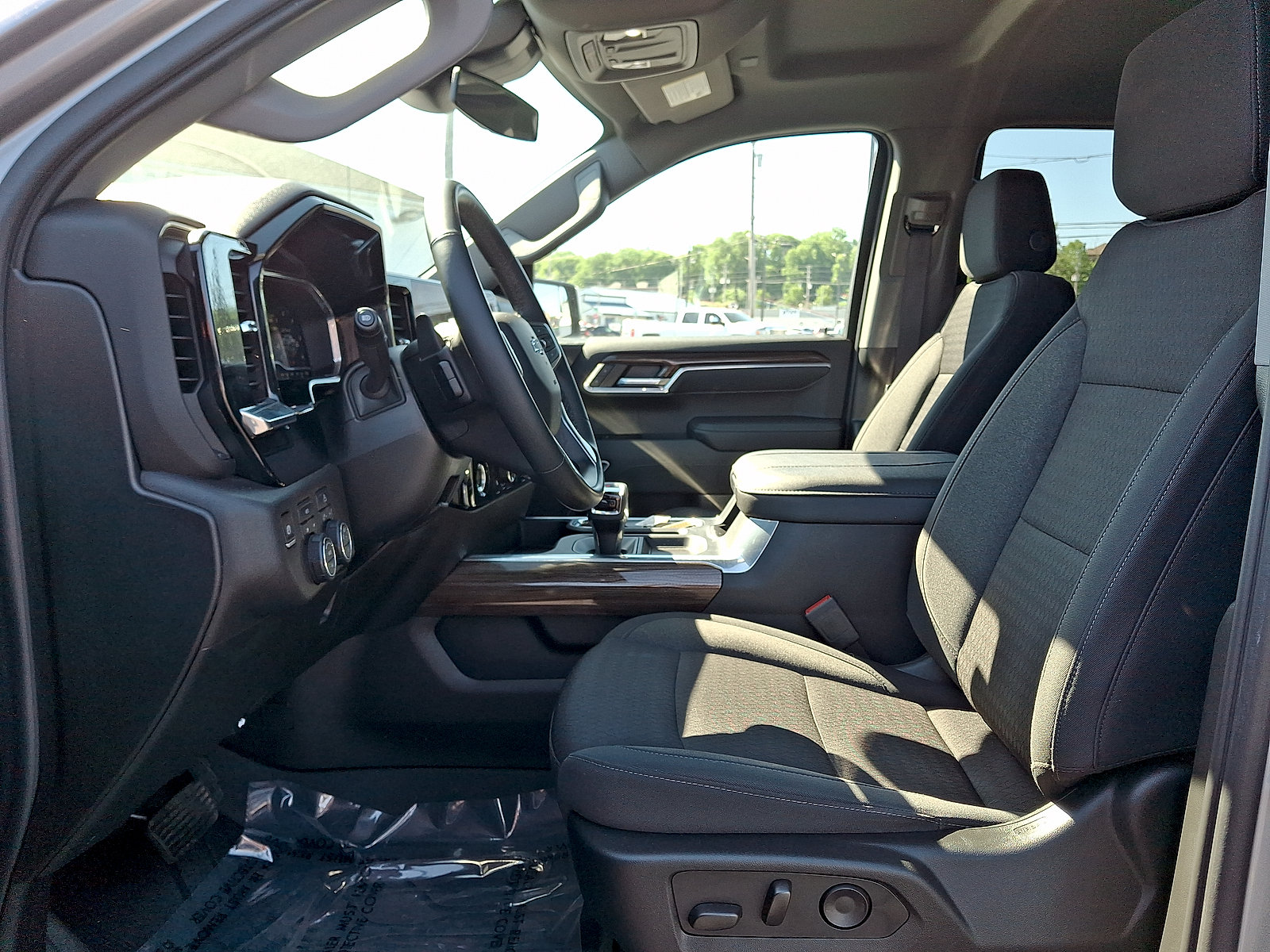 Used 2023 Chevrolet Silverado 1500 RST w/ Protection Package AWD/4WD image 3