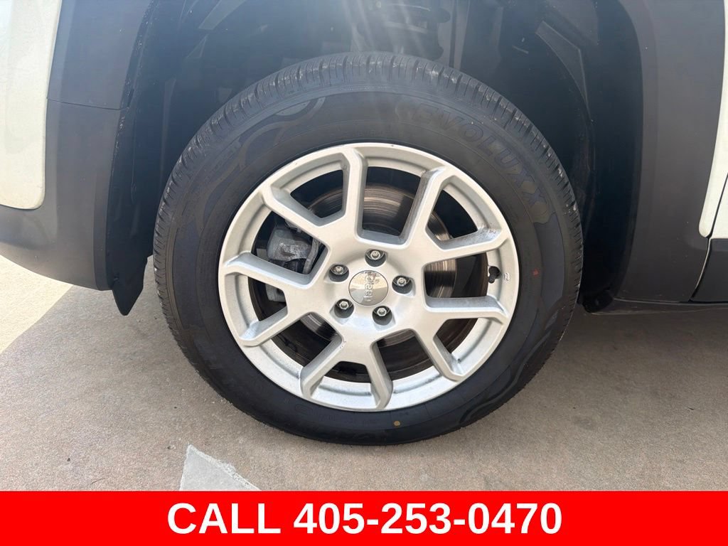 Used 2021 Jeep Renegade Latitude AWD/4WD image 9