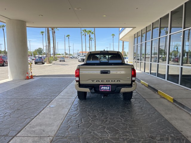 Used 2016 Toyota Tacoma TRD Sport RWD image 8