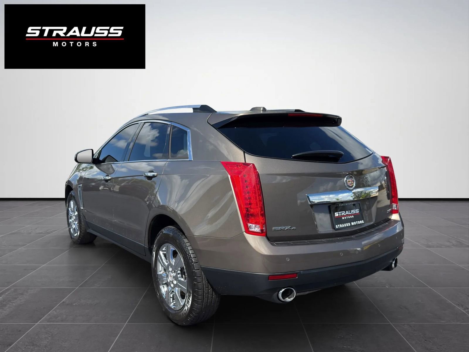 Used 2016 Cadillac SRX Luxury w/ Driver Awareness Package image 9