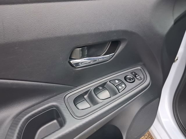 Used 2025 Nissan Versa SV image 11