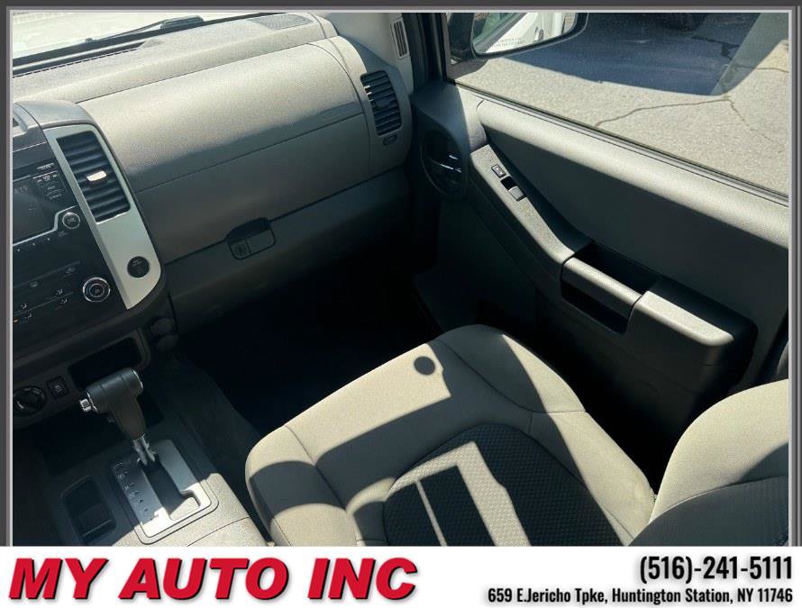 Used 2015 Nissan Xterra 4WD image 14