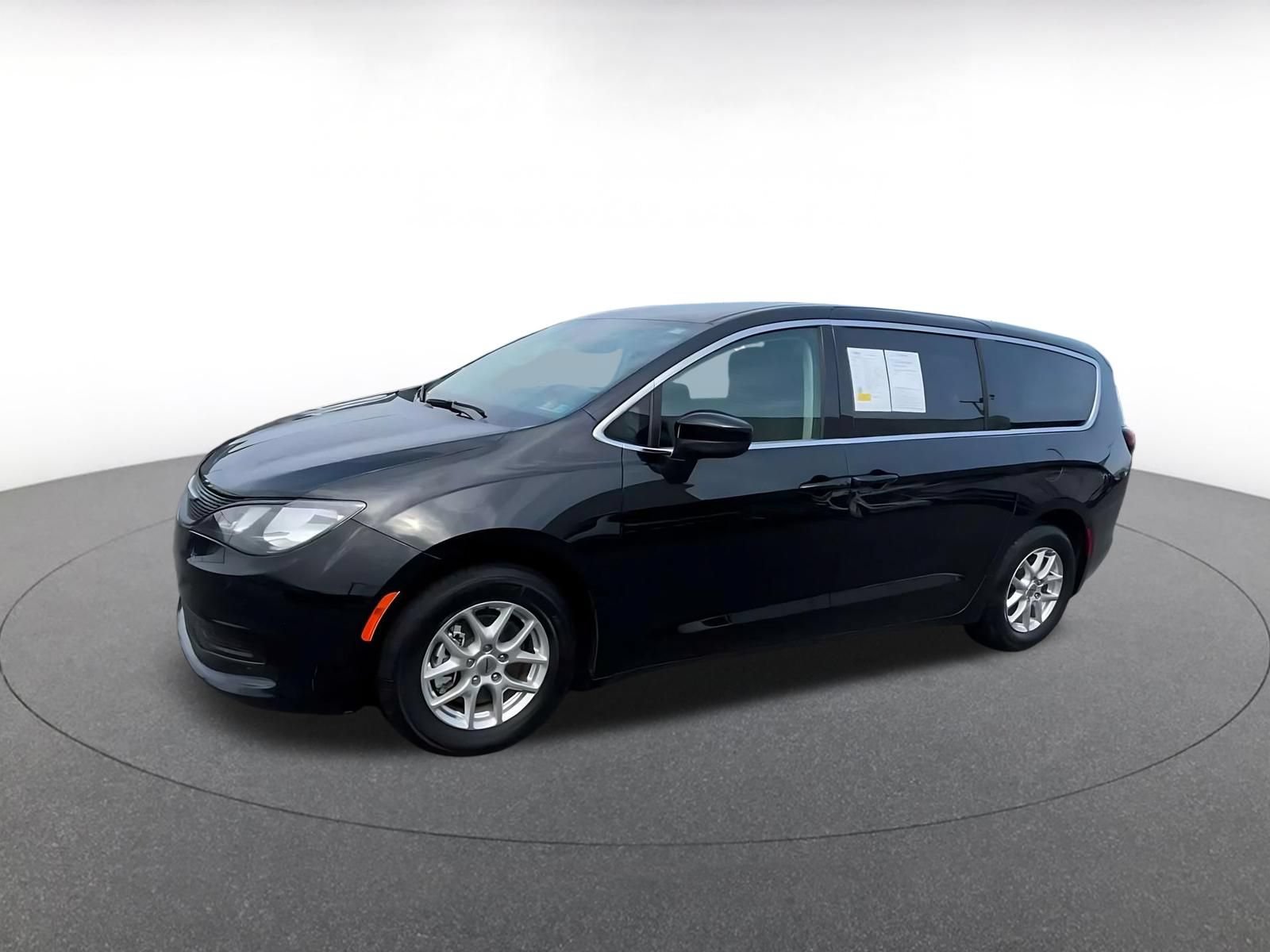 Used 2024 Chrysler Voyager LX FWD image 7