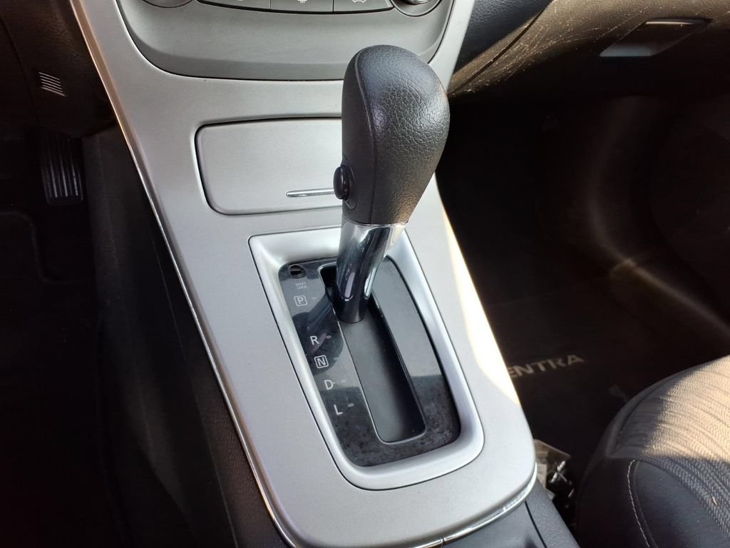 Used 2014 Nissan Sentra SV FWD image 12