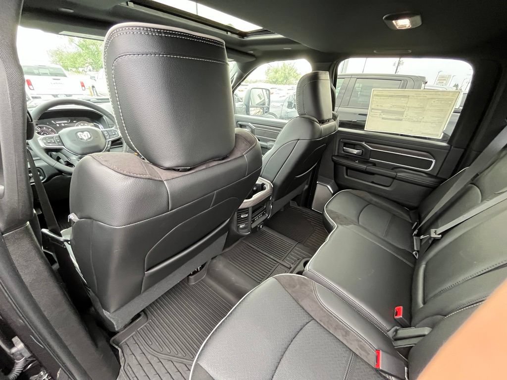 New 2026 RAM 3500 Laramie AWD/4WD image 15