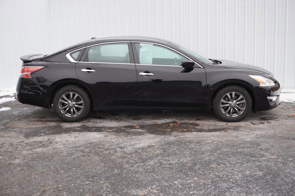 Used 2015 Nissan Altima 2.5 S w/ Special Edition Package image 2