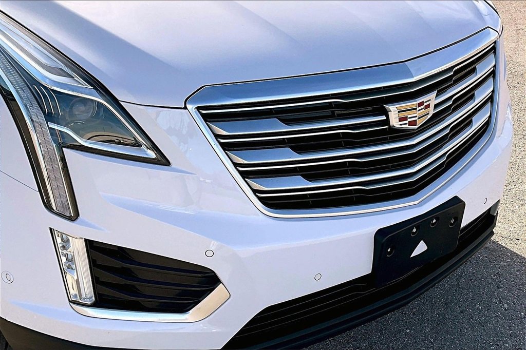 Used 2018 Cadillac XT5 Premium Luxury w/ Driver Assist Package image 28