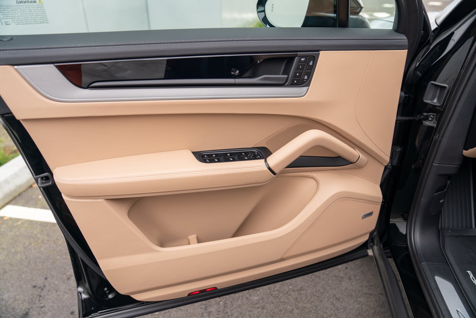 Certified 2026 Porsche Cayenne AWD/4WD image 10