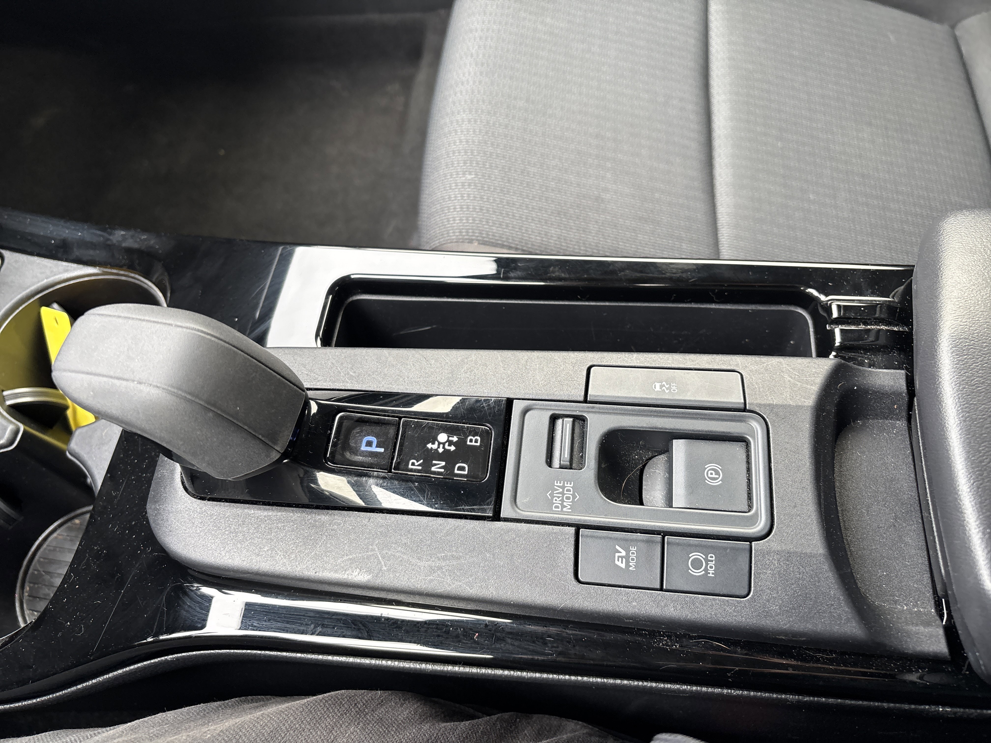 Used 2024 Toyota Prius LE image 24