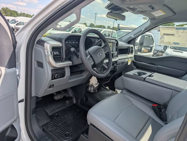 New 2026 Ford F550 4x4 Regular Cab Super Duty image 12