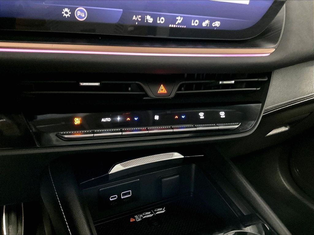 Used 2024 Buick Envision Sport Touring AWD/4WD image 26