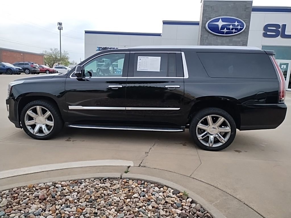 Used 2018 Cadillac Escalade ESV Premium Luxury AWD/4WD image 11