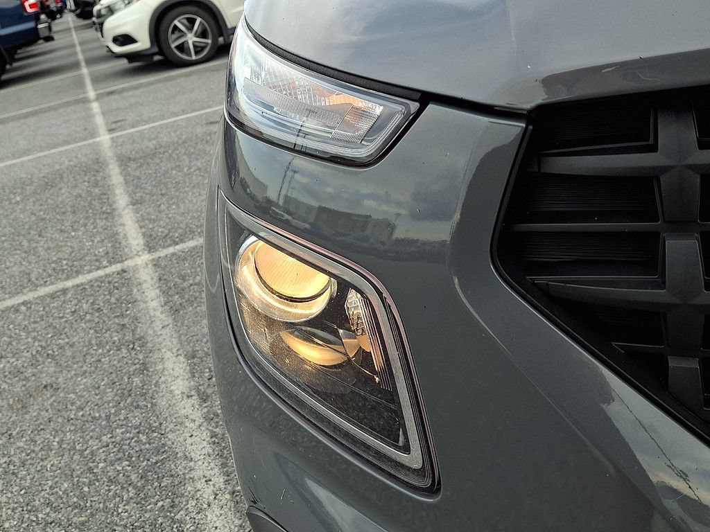 Used 2020 Hyundai Venue SE FWD image 9