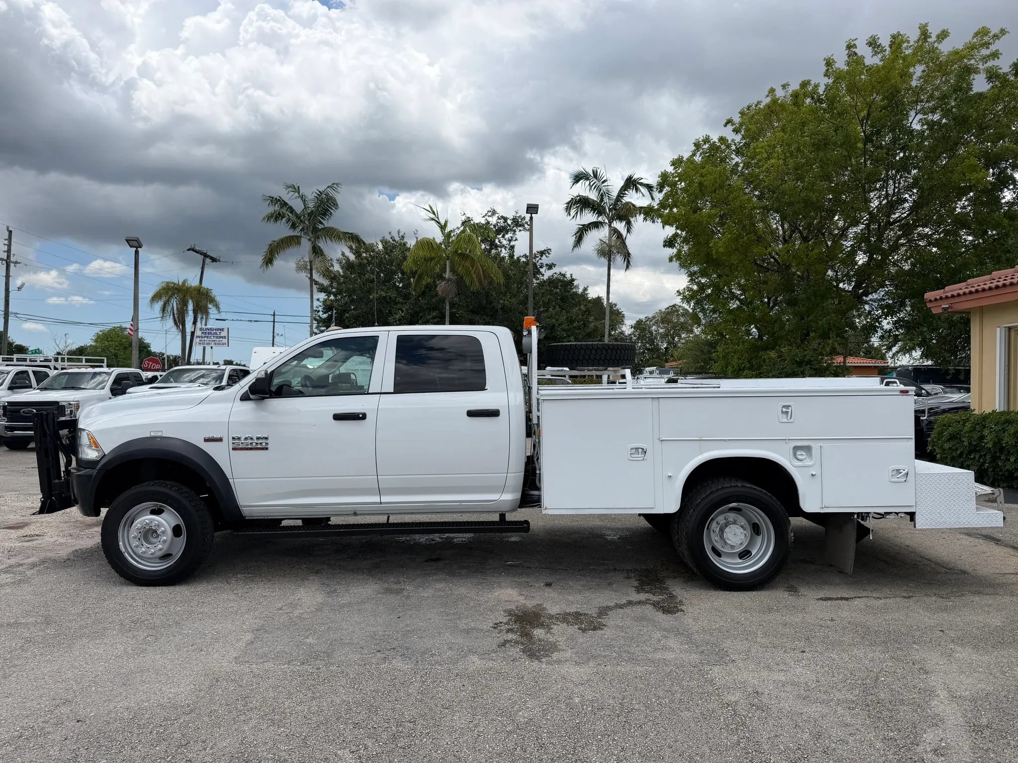 Used 2017 RAM 5500 4x4 Crew Cab Tradesman w/ Payload Upgrade Package image 4